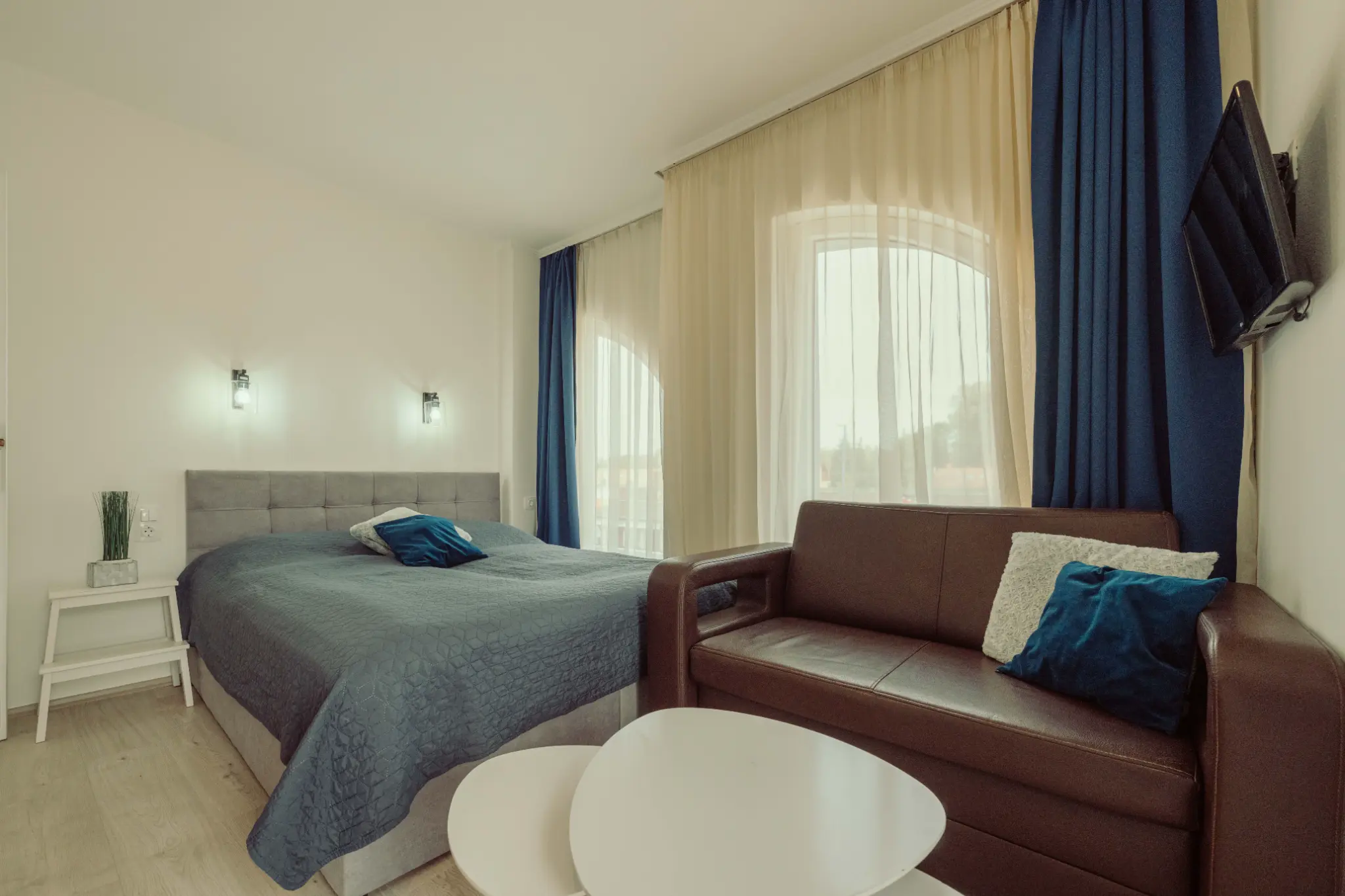 Caesar Vendégház kétfős apartman Siófok – légkondicionált, erkélyes, felszerelt konyha